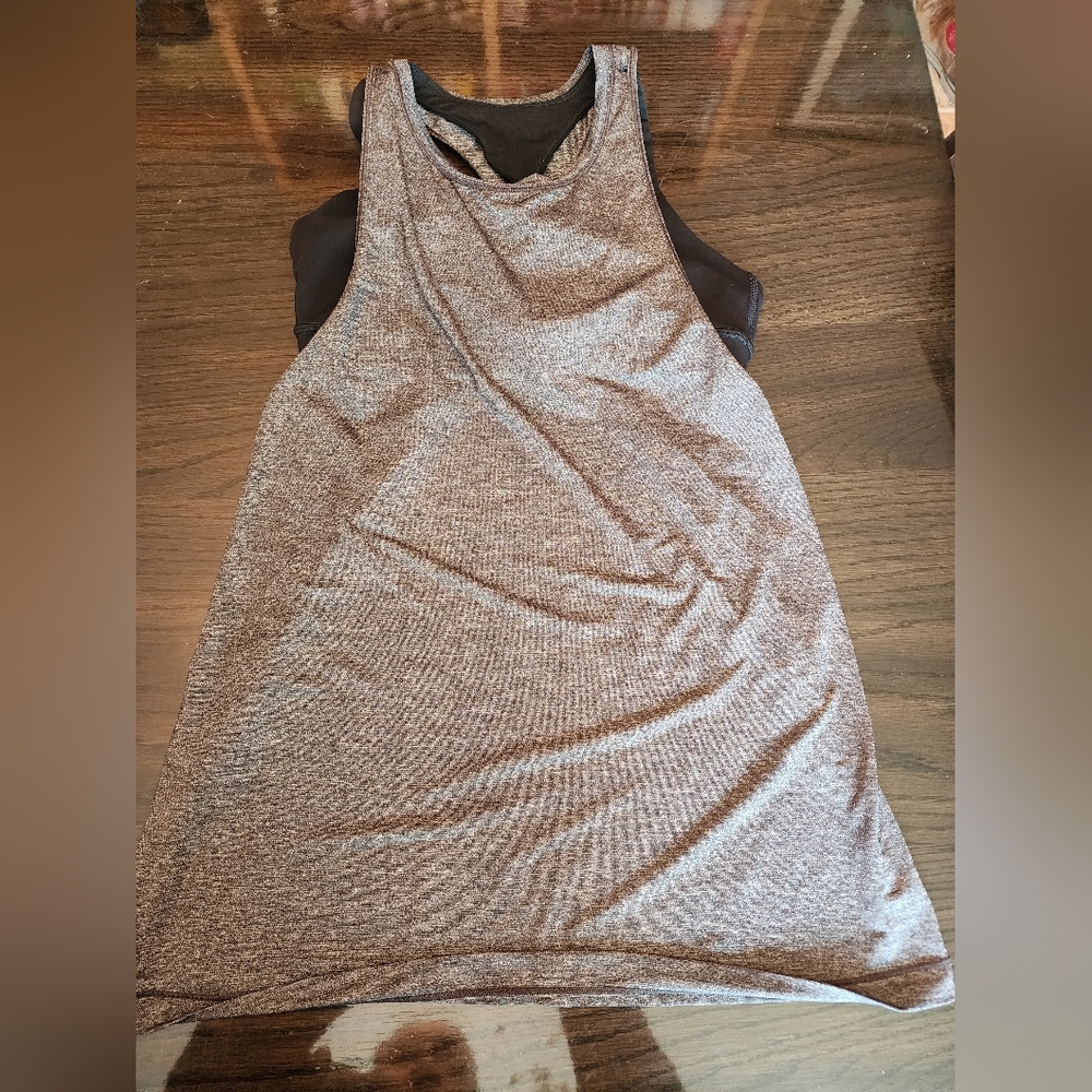 Lululemon Gray Sleeveless Tank Topwith Built In Black Bra Size 8